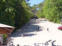 Lodge Suitable for Disabled People Beach at 500 m