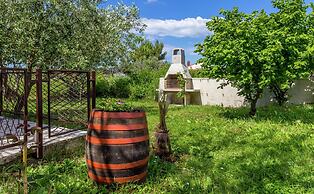 Holiday Home With Garden Located Near the Beach