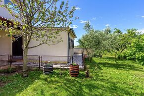 Holiday Home With Garden Located Near the Beach