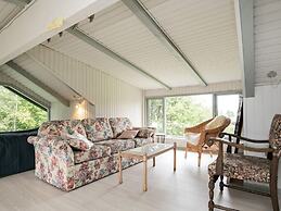 6 Person Holiday Home in Roslev
