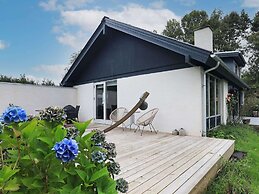 6 Person Holiday Home in Roslev