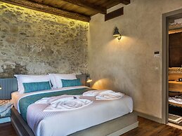 Traditional Renovated Villa Liodosifis with Heated Private Pool, Hot T