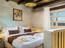 Traditional Renovated Villa Liodosifis with Heated Private Pool, Hot T