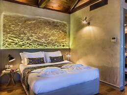 Traditional Renovated Villa Liodosifis with Heated Private Pool, Hot T