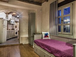 Traditional Renovated Villa Liodosifis with Heated Private Pool, Hot T