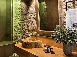 Traditional Renovated Villa Liodosifis with Heated Private Pool, Hot T