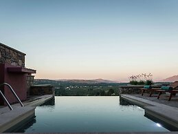 Traditional Renovated Villa Liodosifis with Heated Private Pool, Hot T