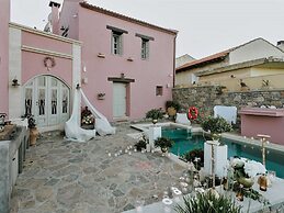 Traditional Renovated Villa Liodosifis with Heated Private Pool, Hot T