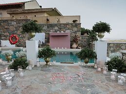 Traditional Renovated Villa Liodosifis with Heated Private Pool, Hot T