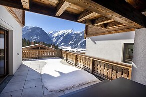 Splendid Chalet in Neukirchen near Wildkogel Ski Arena