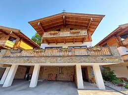 Splendid Chalet in Neukirchen near Wildkogel Ski Arena