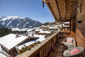 Splendid Chalet in Neukirchen near Wildkogel Ski Arena