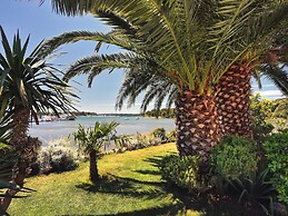 Cozy Studio Apartment Near the Sea