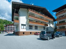 Apartment Bergblick Anna in Kaprun With Balcony