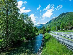 Apartment Bergblick Anna in Kaprun With Balcony