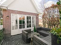 Appealing Holiday Home in Medemblik With Garden