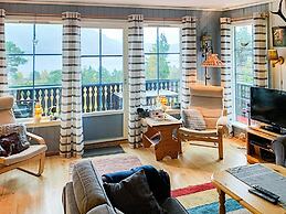 6 Person Holiday Home in Ostereidet