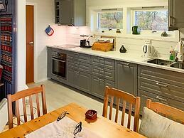 6 Person Holiday Home in Ostereidet