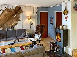 6 Person Holiday Home in Ostereidet