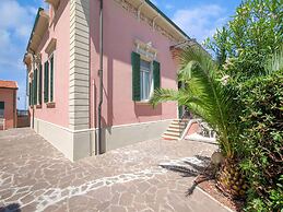 Holiday Gome in San Vincenzo Near Beach