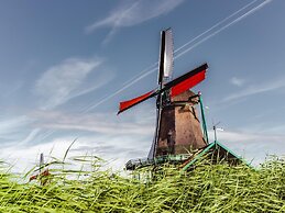 Comfortable Lodge Near sea at 500m