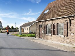 Tasteful Holiday Home in Loppem with Hot Tub