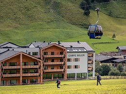 Large Apartment With Balcony & Terrace on Ski Slope