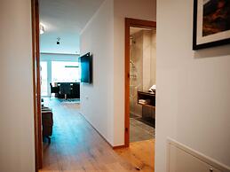 Large Apartment With Balcony & Terrace on Ski Slope