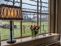 Superb Holiday Home on a Mini Campsite Near the Beach