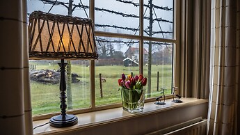 Superb Holiday Home on a Mini Campsite Near the Beach