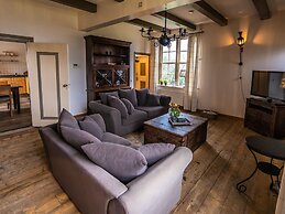 Superb Holiday Home on a Mini Campsite Near the Beach