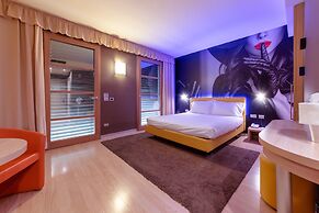 Motel Hotel Piranha