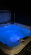 The Broadway Beach Homes Airbnb With Hot tub