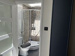 The Broadway Beach Homes Airbnb With Hot tub