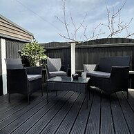 The Broadway Beach Homes Airbnb With Hot tub