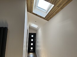 The Broadway Beach Homes Airbnb With Hot tub