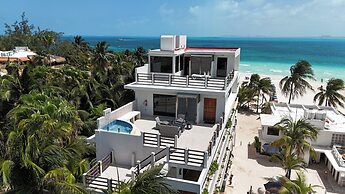 Cuxos Hotel Beachfront