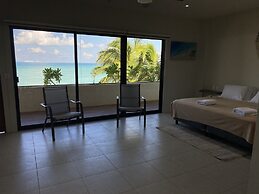 Cuxos Hotel Beachfront