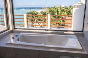 Cuxos Hotel Beachfront