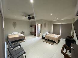 Cuxos Hotel Beachfront