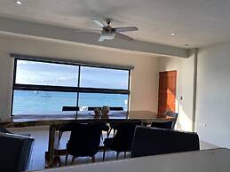 Cuxos Hotel Beachfront