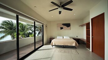 Cuxos Hotel Beachfront