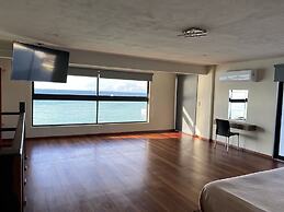 Cuxos Hotel Beachfront