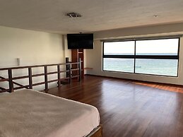 Cuxos Hotel Beachfront