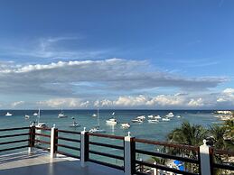 Cuxos Hotel Beachfront