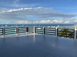 Cuxos Hotel Beachfront