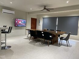 Cuxos Hotel Beachfront