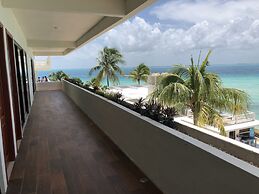 Cuxos Hotel Beachfront