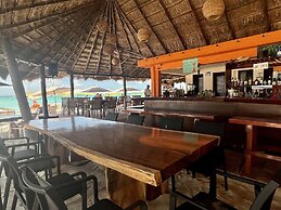 Cuxos Hotel Beachfront