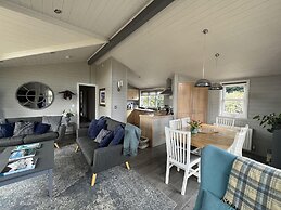 Holly Blue - Cosy Wooden Lodge, Kippford